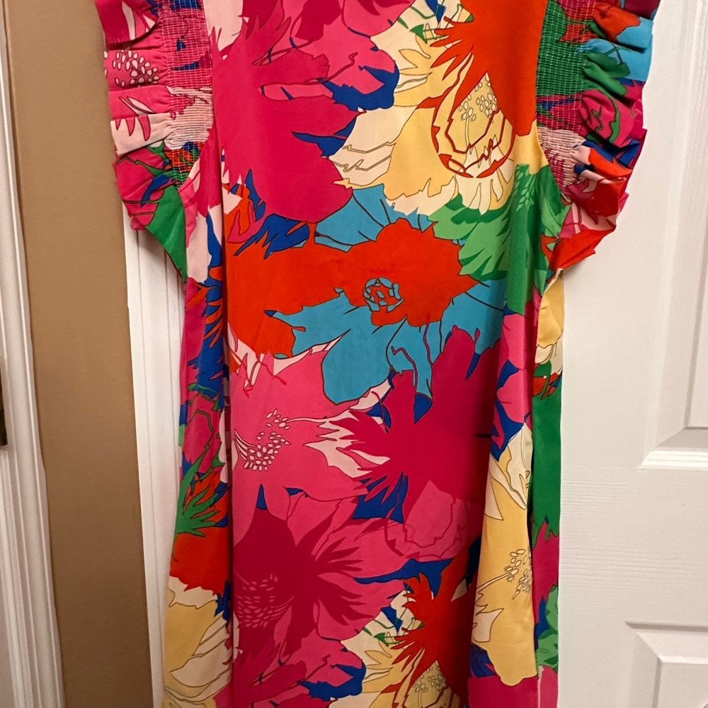 BRAND NEW Bold Multicolor Floral Midi Dress With Pockets 🌺🌸